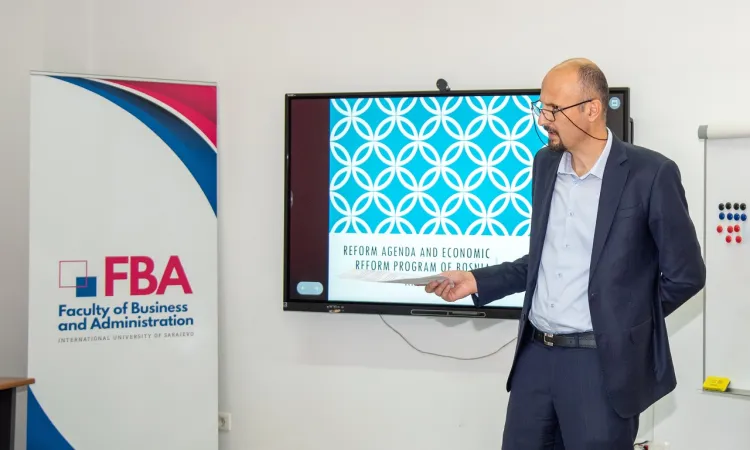 IUS’ta Bölgesel Entegrasyon ve Ekonomik Reformlar Paneli Düzenlendi