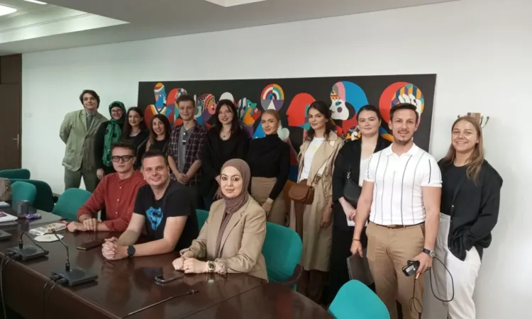 Proje Yönetimini Keşfetmek: FBA Öğrencileri Saraybosna Şehir Yönetiminde Değerli Bilgiler Ediniyor