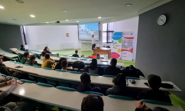 IUS FBA İşgücü Piyasasında Engelli Bireyler Hakkında Farkındalığın Arttırılması Oturumuna Ev Sahipliği Yapıyor: Kapsayıcılığı Güçlendirmek