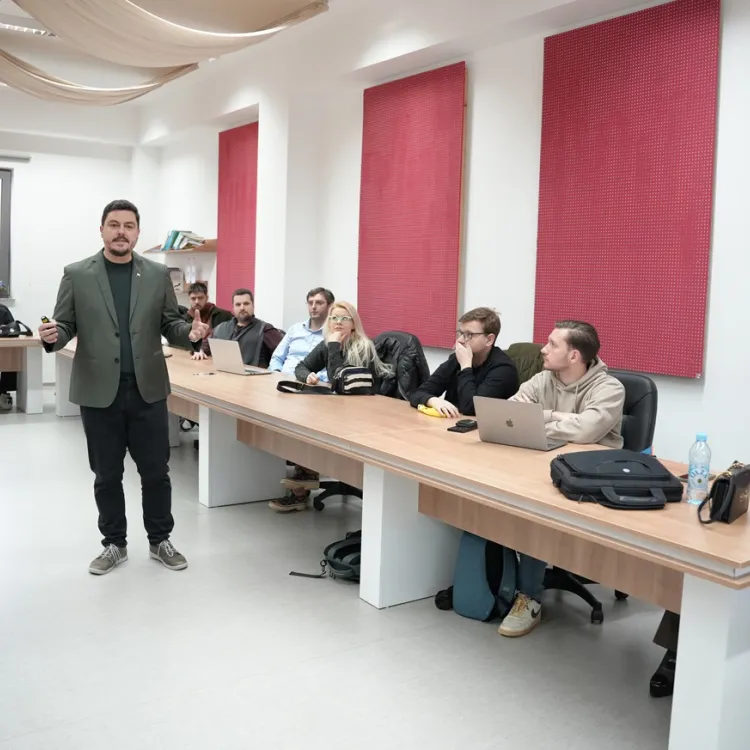 Alen Malkoč govorio o vještačkoj inteligenciji, poduzetništvu i budućnosti rada na IUS-u